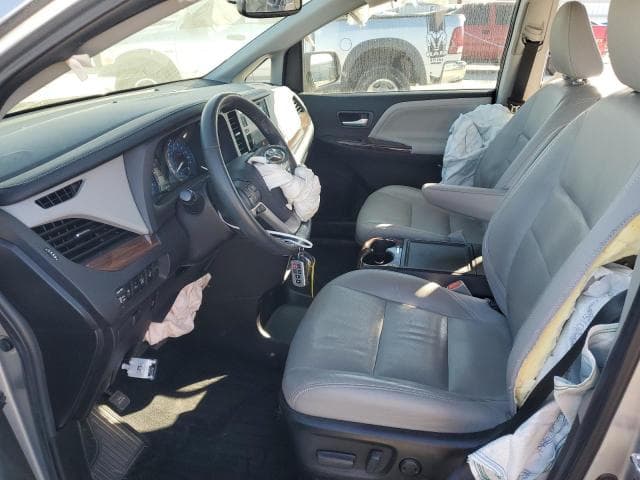 2017 TOYOTA SIENNA XLE 8-PASSENGER 7