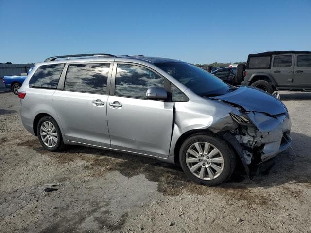 2017 TOYOTA SIENNA XLE 8-PASSENGER 4