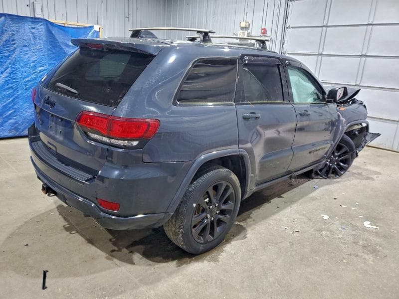 2017 JEEP GRAND CHEROKEE LAREDO 3