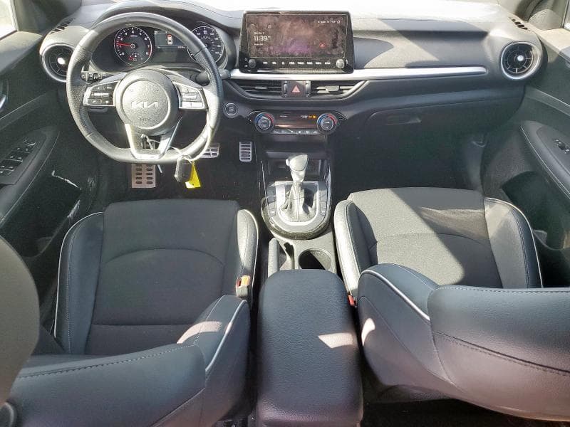 2023 KIA FORTE GT LINE 8