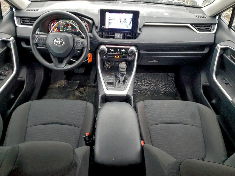 2024 TOYOTA RAV4 LE 8