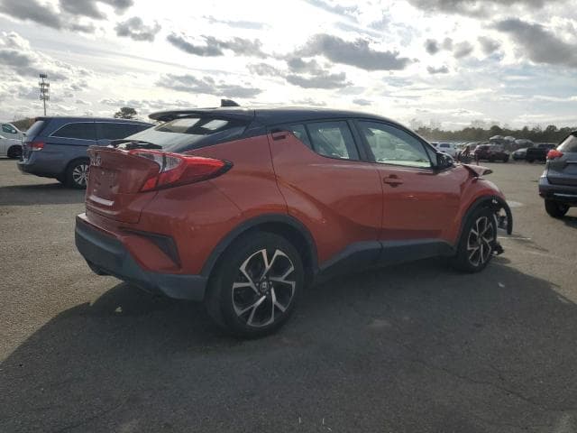 2020 TOYOTA C-HR XLE 3