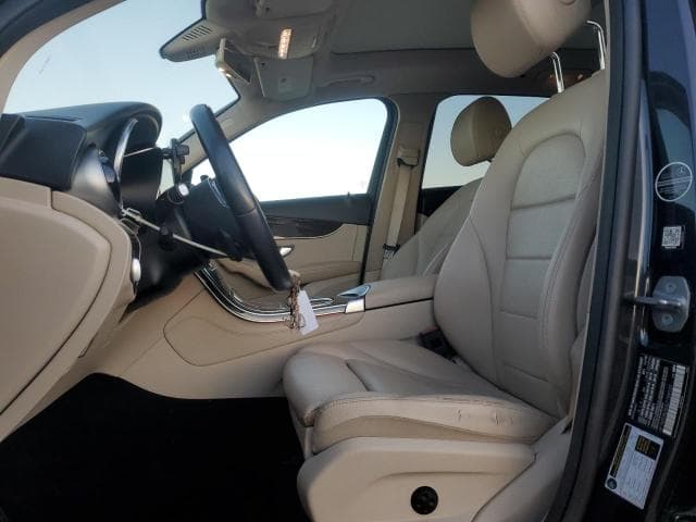 2020 MERCEDES-BENZ GLC 300 7