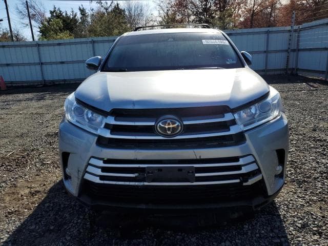 2017 TOYOTA HIGHLANDER LE 5
