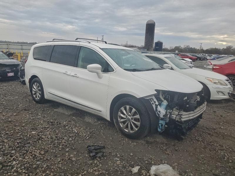 2019 CHRYSLER PACIFICA 4