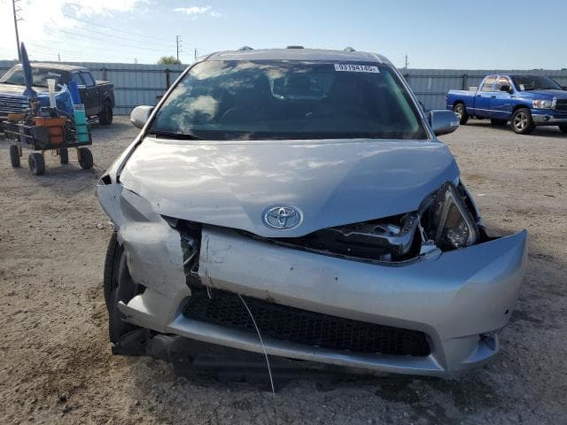 2017 TOYOTA SIENNA XLE 8-PASSENGER 5