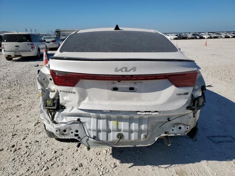 2023 KIA FORTE GT LINE 6