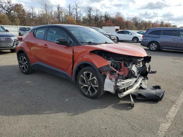 2020 TOYOTA C-HR XLE 4