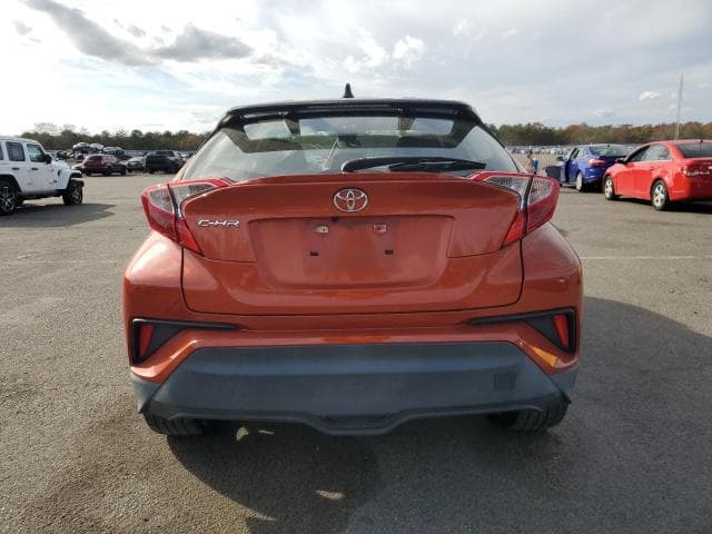 2020 TOYOTA C-HR XLE 6