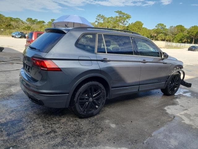 2022 VOLKSWAGEN TIGUAN SE R-LINE BLACK 3