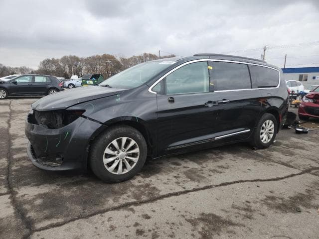 2017 CHRYSLER PACIFICA - 1
