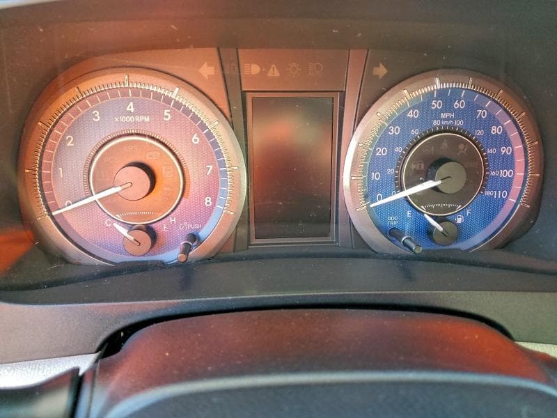 2017 TOYOTA SIENNA XLE 9