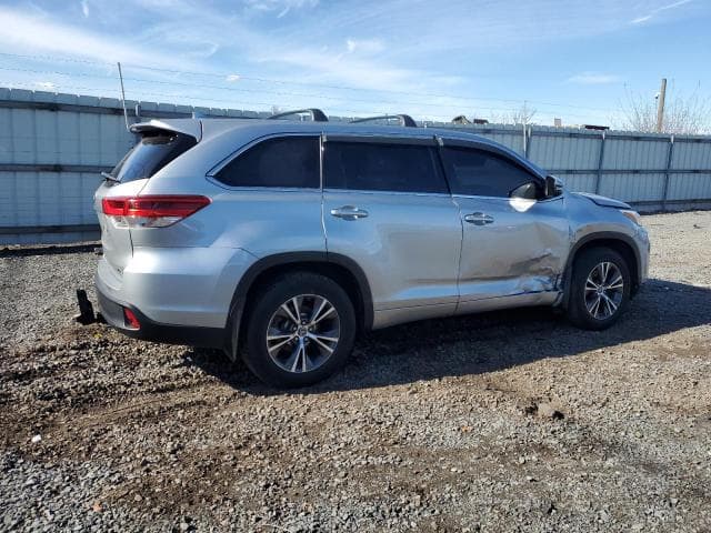 2017 TOYOTA HIGHLANDER LE 3