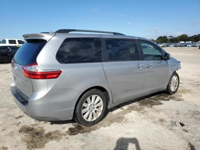 2017 TOYOTA SIENNA XLE 8-PASSENGER 3