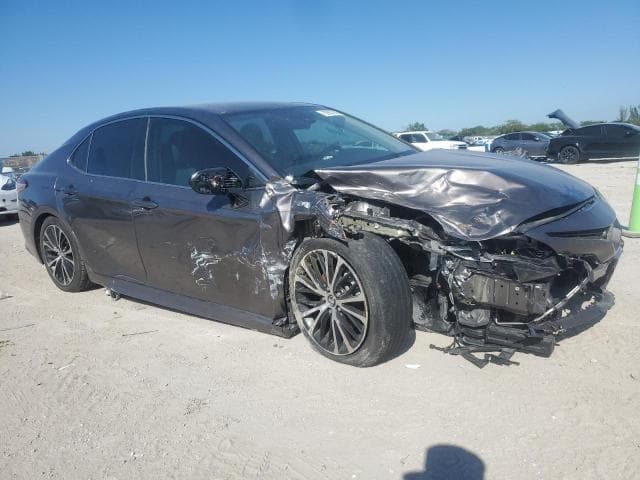 2020 TOYOTA CAMRY SE 4