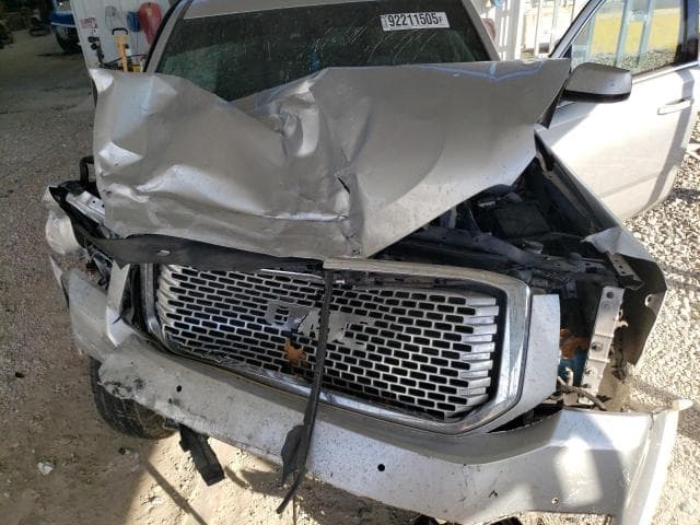 2017 GMC YUKON SLT 12