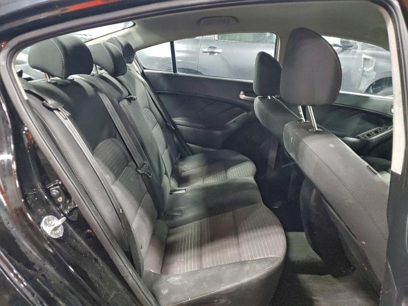 2017 KIA FORTE LX 10