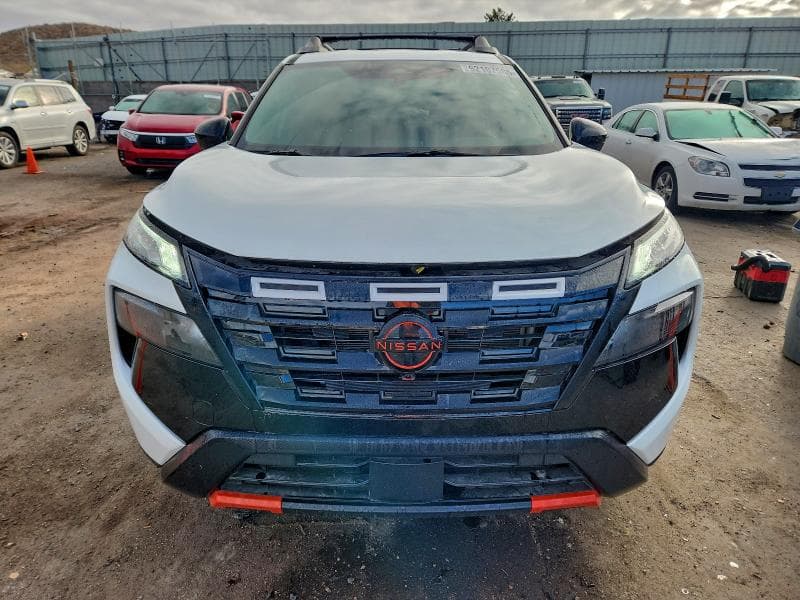 2025 NISSAN ROGUE SV 5