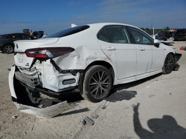2021 TOYOTA CAMRY SE 3