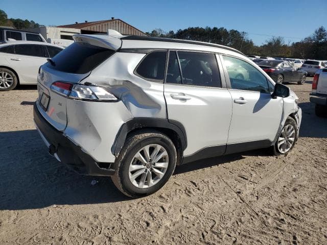 2022 TOYOTA COROLLA CROSS LE 3