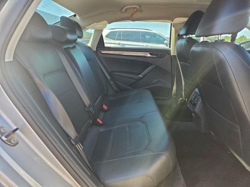 2017 VOLKSWAGEN PASSAT SE 10