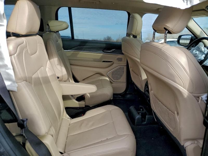 2022 JEEP GRAND CHEROKEE L LIMITED 11