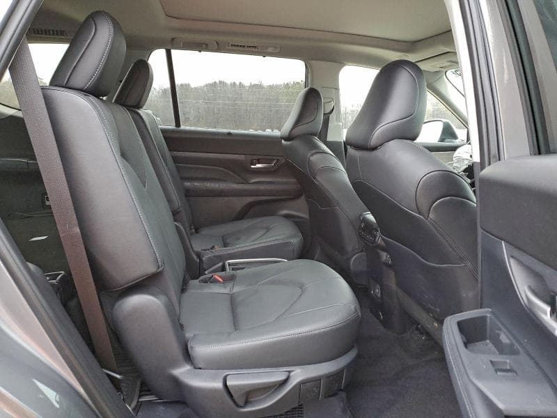 2025 TOYOTA GRAND HIGHLANDER LE 10