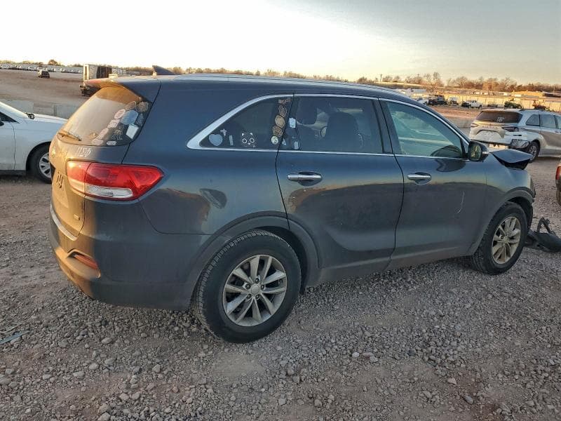 2017 KIA SORENTO LX 3