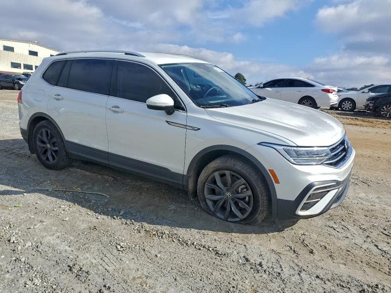 2023 VOLKSWAGEN TIGUAN SE 4