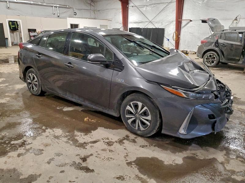 2017 TOYOTA PRIUS PRIME 4