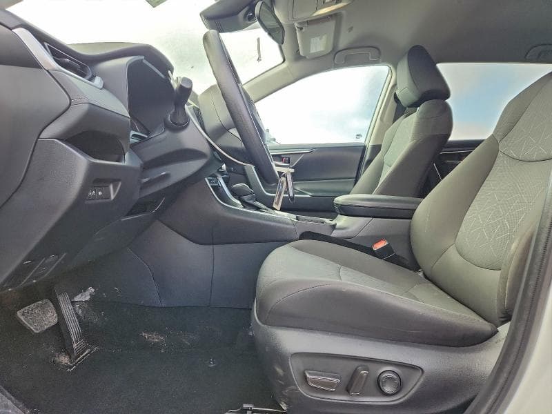 2024 TOYOTA RAV4 XLE 7