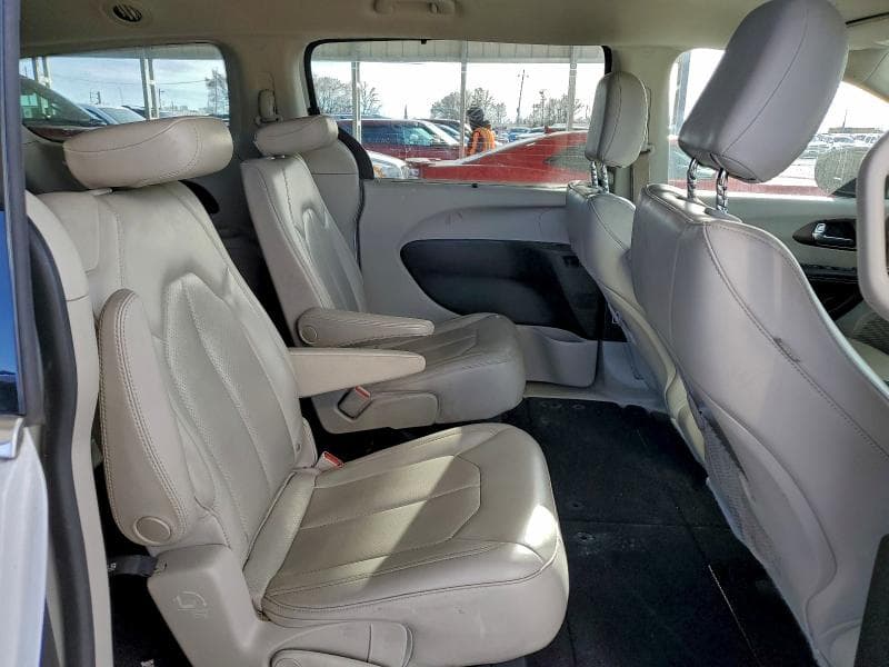 2021 CHRYSLER VOYAGER LXI 11