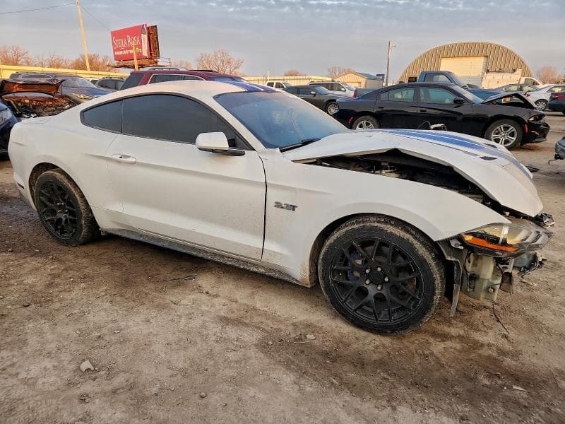 2019 FORD MUSTANG 4