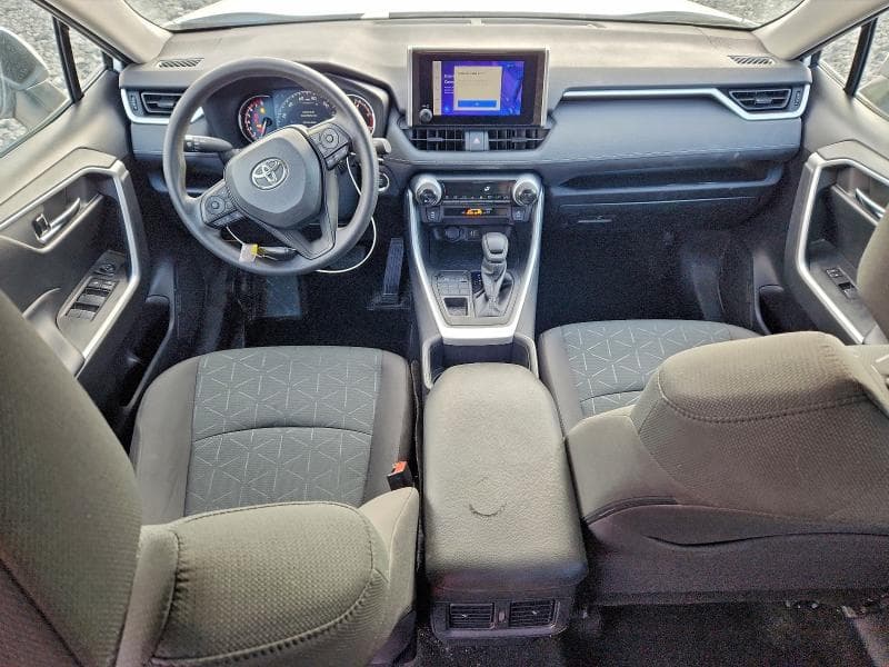 2024 TOYOTA RAV4 XLE 8
