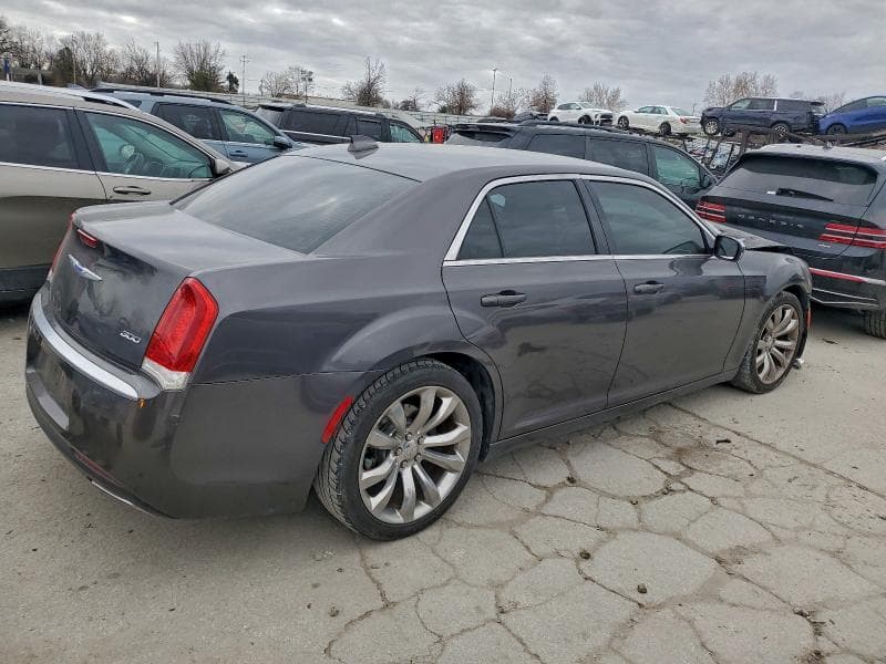 2018 CHRYSLER 300 TOURING 3