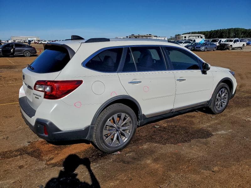 2018 SUBARU OUTBACK TOURING 3