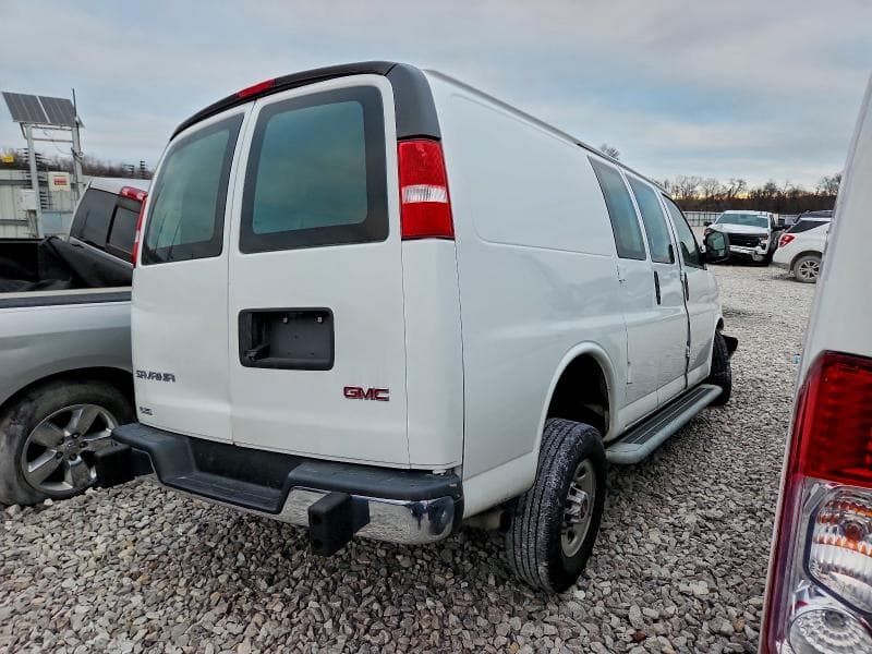 2020 GMC SAVANA G2500 3