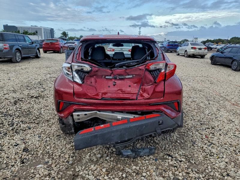 2018 TOYOTA C-HR XLE 6