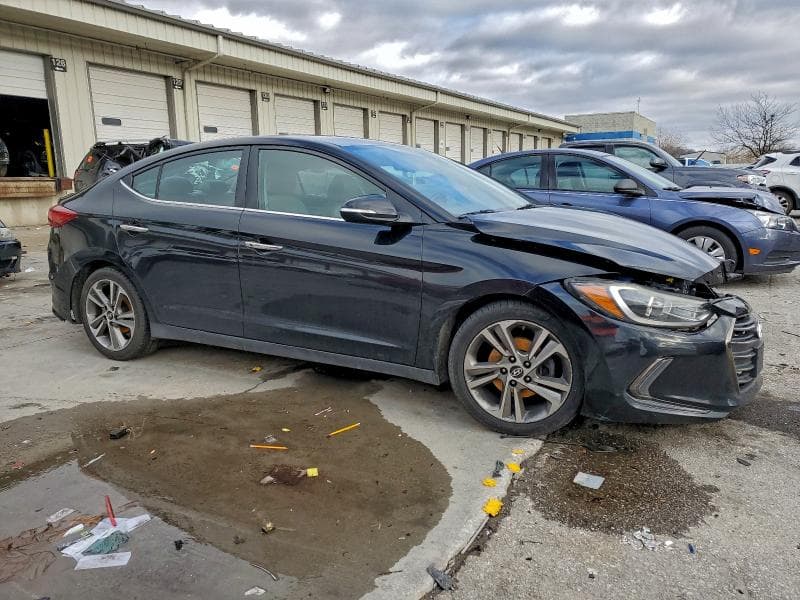 2017 HYUNDAI ELANTRA SE 4
