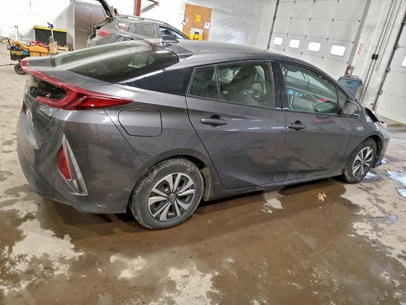 2017 TOYOTA PRIUS PRIME 3