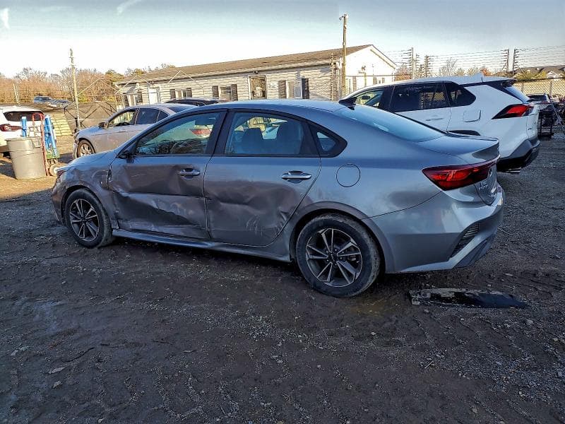 2023 KIA FORTE LXS 2