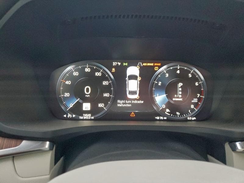 2021 VOLVO S60 T5 R-DESIGN 9