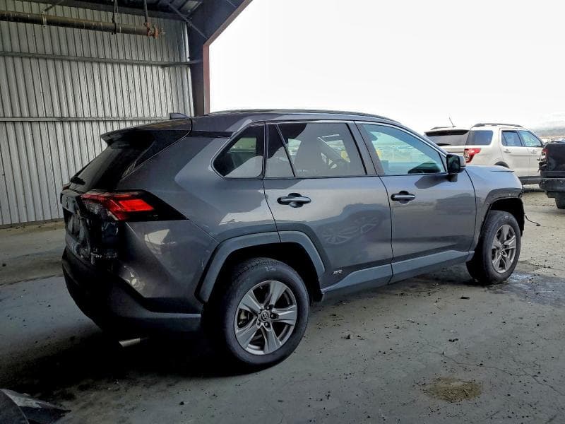 2022 TOYOTA RAV4 LE 3