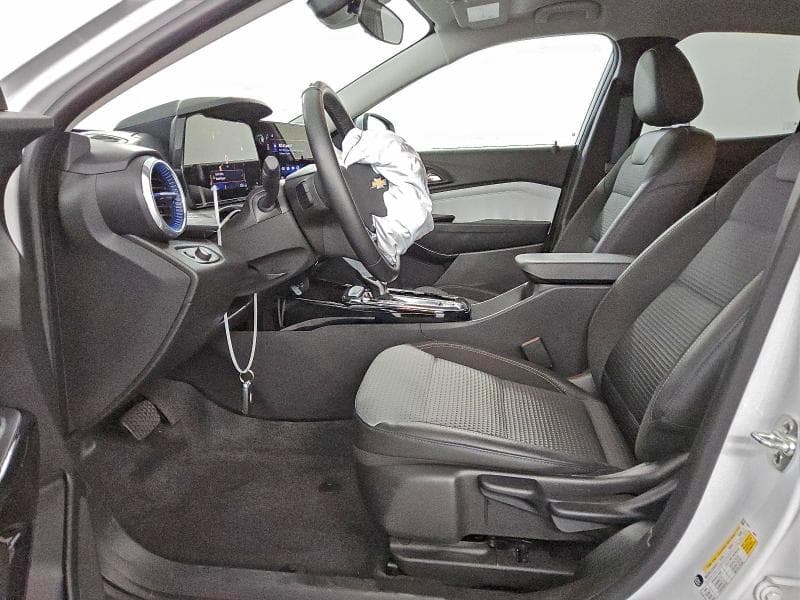 2025 CHEVROLET TRAX 1LT 7