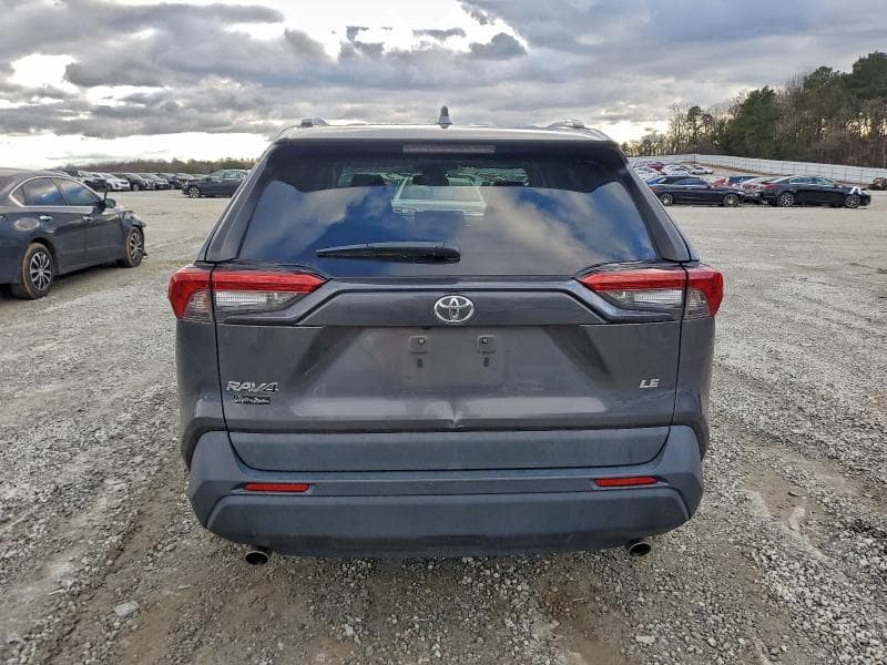 2020 TOYOTA RAV4 LE 6