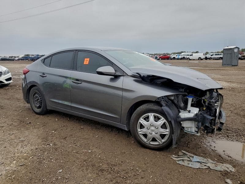 2018 HYUNDAI ELANTRA SE 4