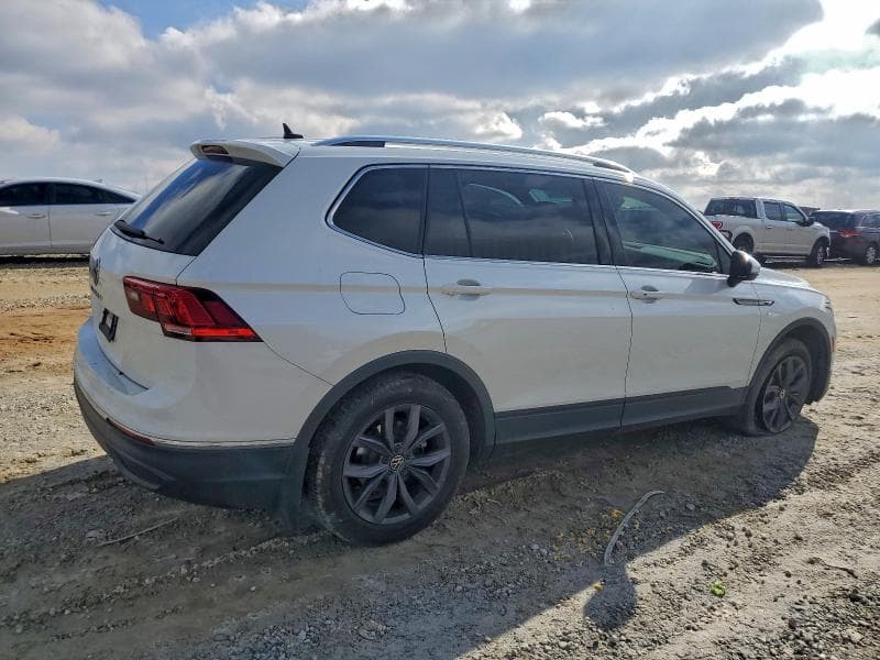 2023 VOLKSWAGEN TIGUAN SE 3