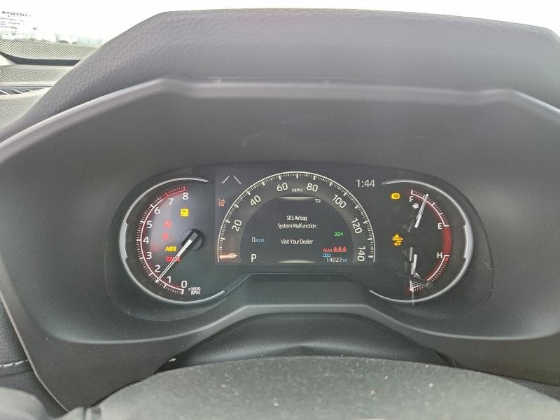 2024 TOYOTA RAV4 XLE 9