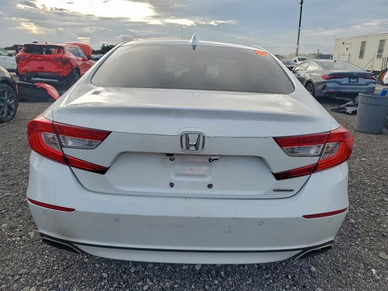 2018 HONDA ACCORD TOURING 6