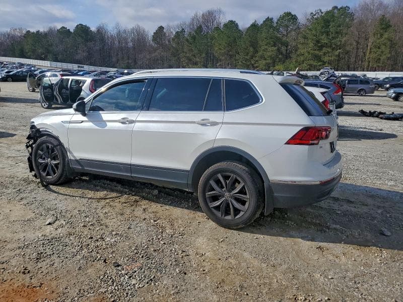 2023 VOLKSWAGEN TIGUAN SE 2